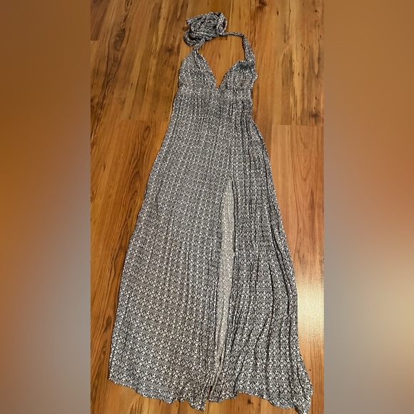 Lulus Casablanca Queen Black and White Print Halter Maxi Dress Size Small - Picture 3 of 5